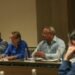 Industria y Comercio y transportistas acuerdan frenar alzas de pasajes por crisis internacional