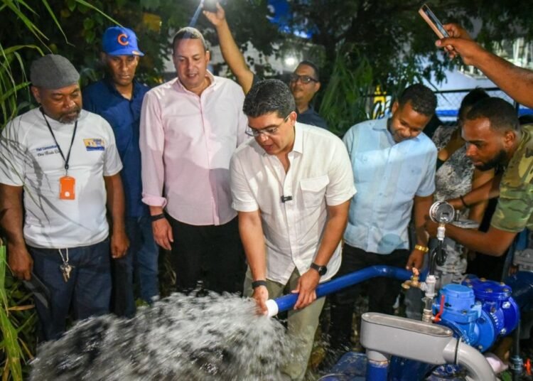 Vecinos de La Puya y La Yagüita celebran la llegada de agua potable tras 20 años de espera