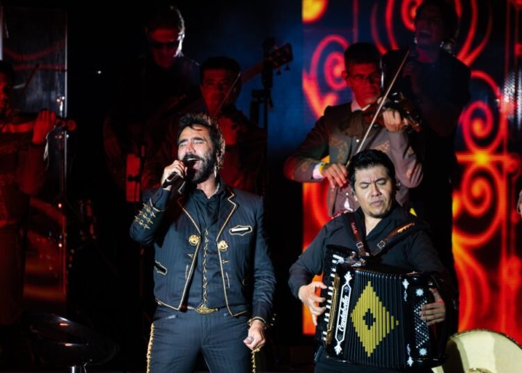Alejandro Fernández deslumbra en Punta Cana con un inolvidable concierto de éxitos y romanticismo