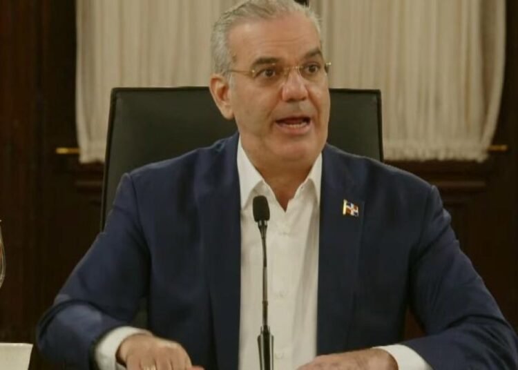 Abinader lanza contundente advertencia a prófugos con órdenes de arresto: O se entregan o los buscamos