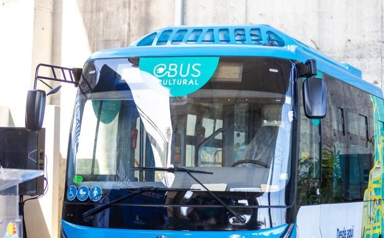 Ciudad Colonial estrena moderna ruta de autobuses eléctricos para transformar el transporte y mejorar el aire