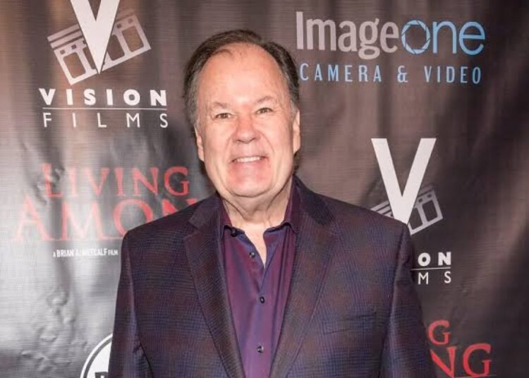 Muere Dennis Haskins el inolvidable director Belding de Salvados por la campana a los 75 años