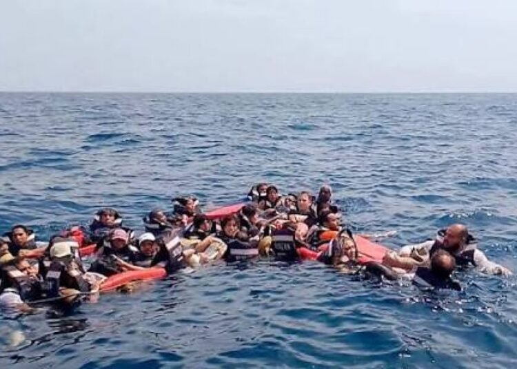 Tragedia en la isla Mona: pelea con machete desata el vuelco de una embarcación con decenas de migrantes