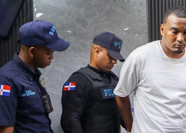 Se entrega Manuel Andrés Peña Santana por el doble homicidio en La Caleta y la Policía busca a otro implicado