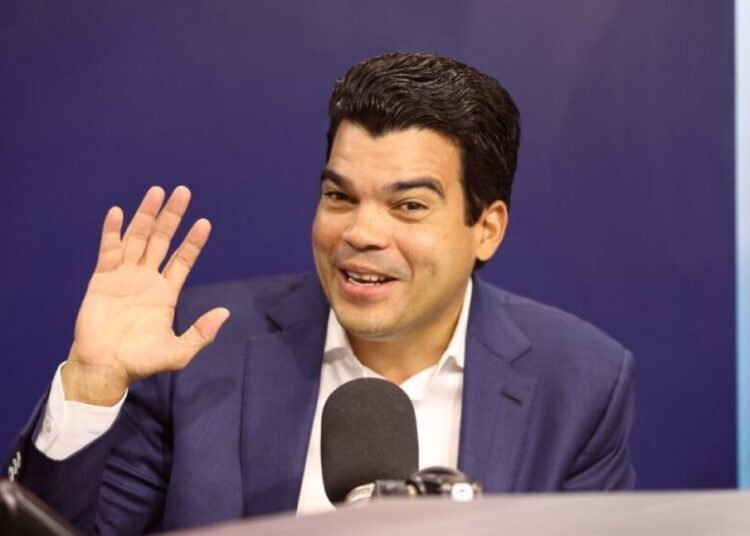 Comunitarios exigen explicaciones a Wellington Arnaud por más de RD$3,800 millones sin obras visibles