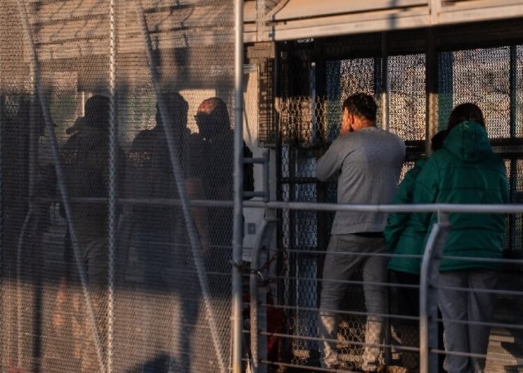 Corte Suprema de EE.UU. autoriza de forma provisional deportaciones rápidas bajo el gobierno de Trump