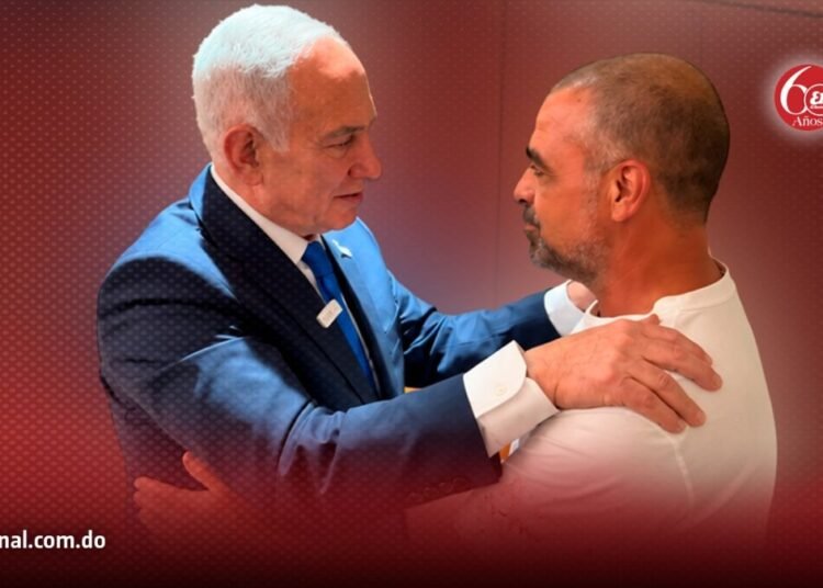 Netanyahu recibe como héroe al pasajero que estranguló al copiloto en pleno vuelo