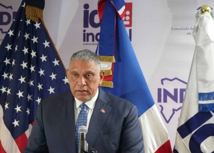 Chu Vásquez respalda aspiraciones presidenciales de Carolina Mejía en el PRM para 2028