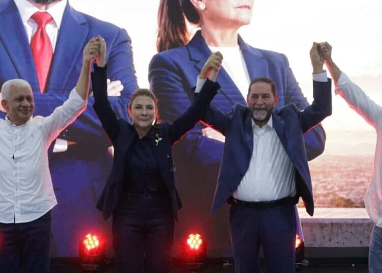 Eligio Jáquez apoya las aspiraciones presidenciales de Carolina Mejía para el 2028