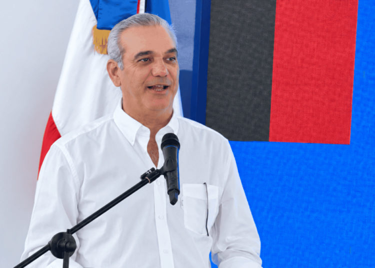 Presidente Abinader inaugura moderno complejo educativo y deportivo en Manoguayabo
