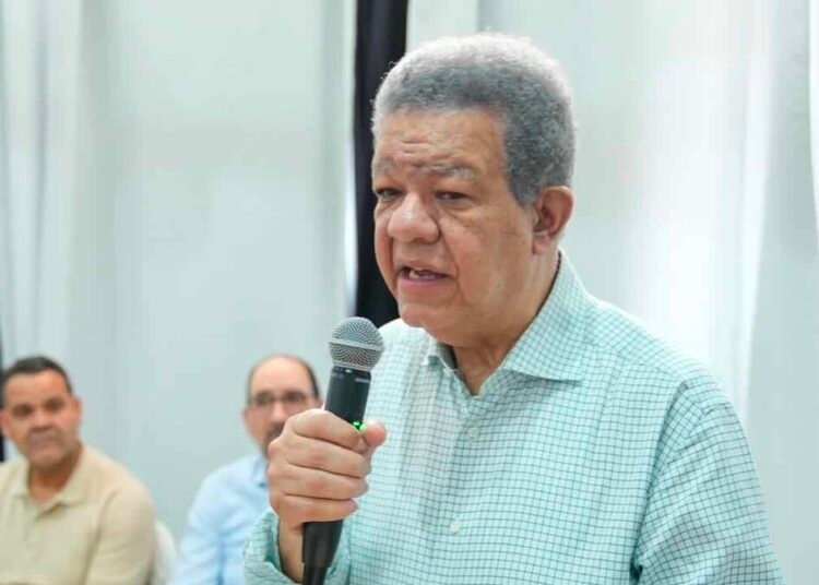 Leonel Fernández afirma que la ola de violencia en el país ha desbordado al Gobierno