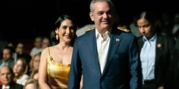 Luis Abinader celebra el cumpleaños 56 de Raquel Arbaje con emotivo mensaje