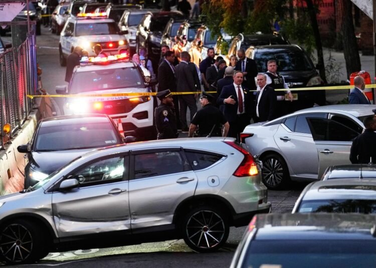 Trump exige elogios para el ICE por la detención del dominicano baleado en Nueva York
