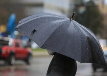 Fuertes aguaceros y vaguada amenazan con inundaciones severas estas zonas del pais