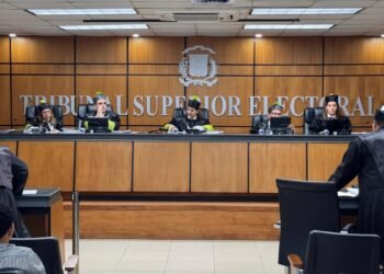 TSE suspende fallo sobre la Dirección Municipal del PRM en Sabana Iglesia y fija nuevo plazo