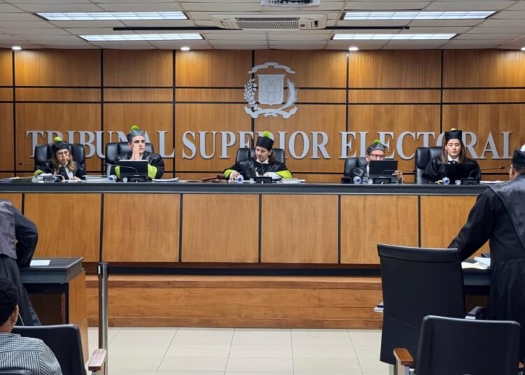 TSE suspende fallo sobre la Dirección Municipal del PRM en Sabana Iglesia y fija nuevo plazo