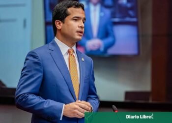 Omar Fernández califica de reforma fiscal encubierta el aumento del marbete y servicios
