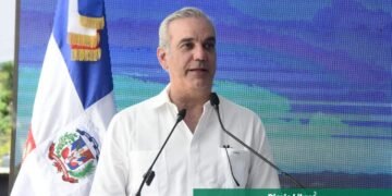 Luis Abinader inaugura nuevas escuelas y centros de desarrollo en San Pedro de Macorís