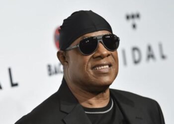 Stevie Wonder demanda a su ex prometida para desalojarla de su mansión tras casi 40 años