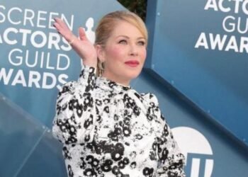 Christina Applegate revela que fue diagnosticada erróneamente con esclerosis múltiple