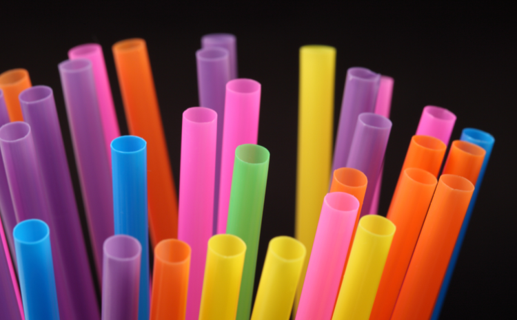 Plazos oficiales para retirar plásticos de un solo uso y foam en el mercado