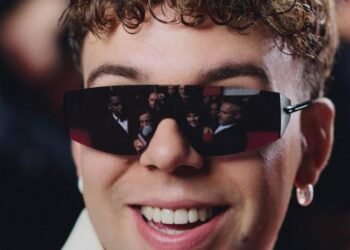 El cantante Quevedo confiesa su relación de amor y odio con Quédate