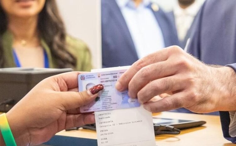 Mayores de 75 años con dos años de licencia podrán renovarla gratis en República Dominicana