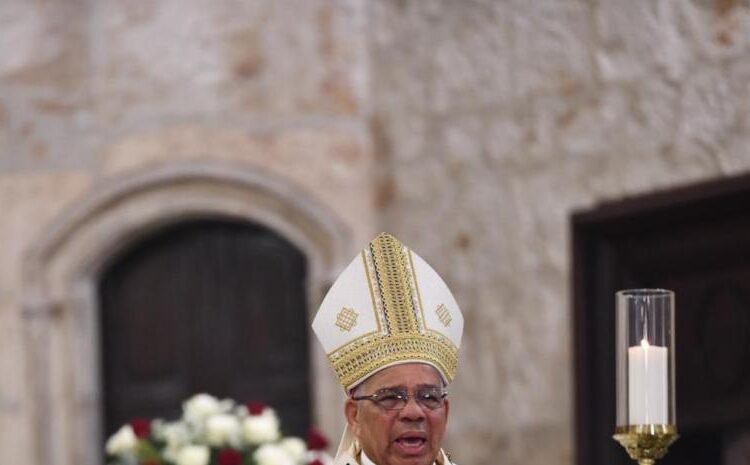 Monseñor Francisco Ozoria llega al fin de su arzobispado tras cumplir 75 años
