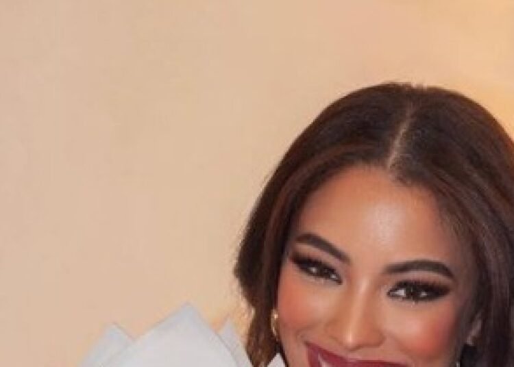 La modelo dominicana Andreina Martinez brilla y hace historia en Victoria’s Secret
