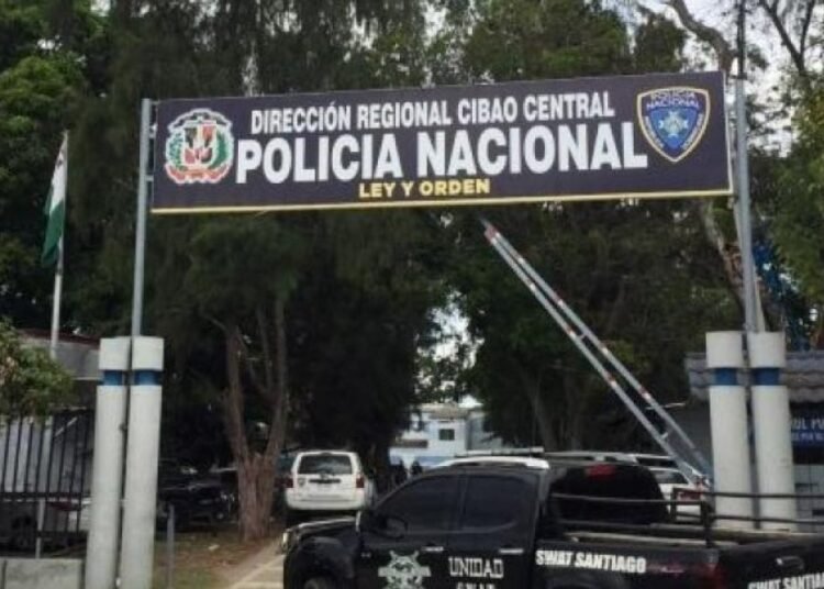 Sigue la búsqueda de una menor tras salir con un hombre hacia un río en Santiago