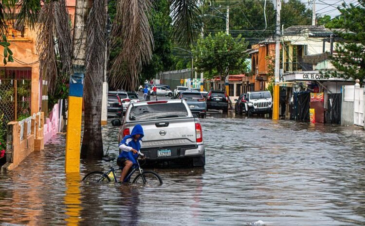 Vaguada desata aguaceros fuertes y mantienen 14 provincias en alerta meteorológica
