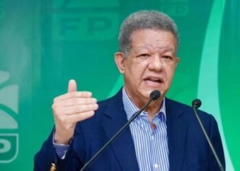 Leonel Fernández enciende las alarmas por la crisis en Haití y exige máxima seguridad en la frontera