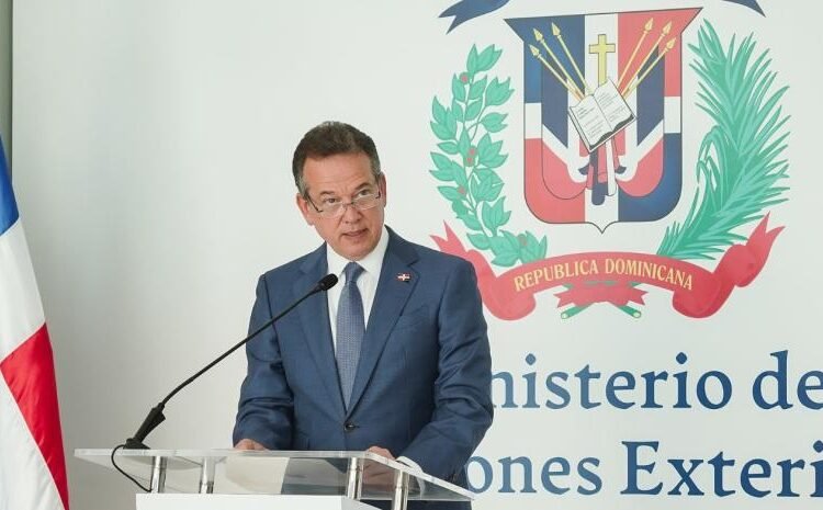 Canciller dominicano exige apoyo internacional urgente para estabilizar Haití y celebrar elecciones