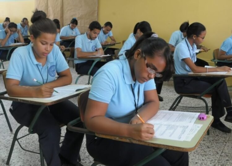 EDUCA exige metas medibles y revisión de programas tras los resultados de la prueba PISA 2025