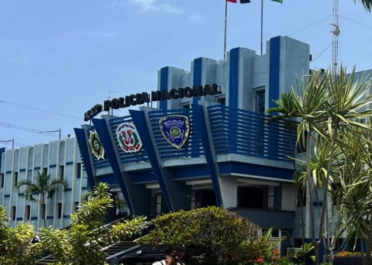 Arrestan a tres hombres vinculados a redes de estafas electrónicas y delitos cibernéticos