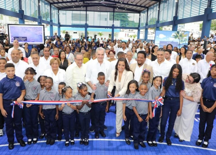Pedro Martínez agradece a Luis Abinader tras inaugurar moderno complejo educativo y deportivo