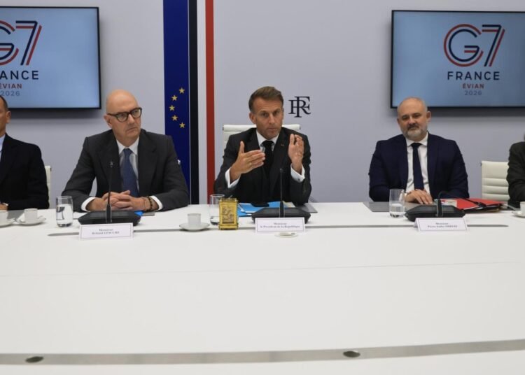 El G7 liberará 100 millones de barriles de petróleo para frenar la escalada de precios de los combustibles