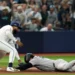 Un costoso error de Austin Wells en las bases condena a los Yankees en el primer juego de postemporada
