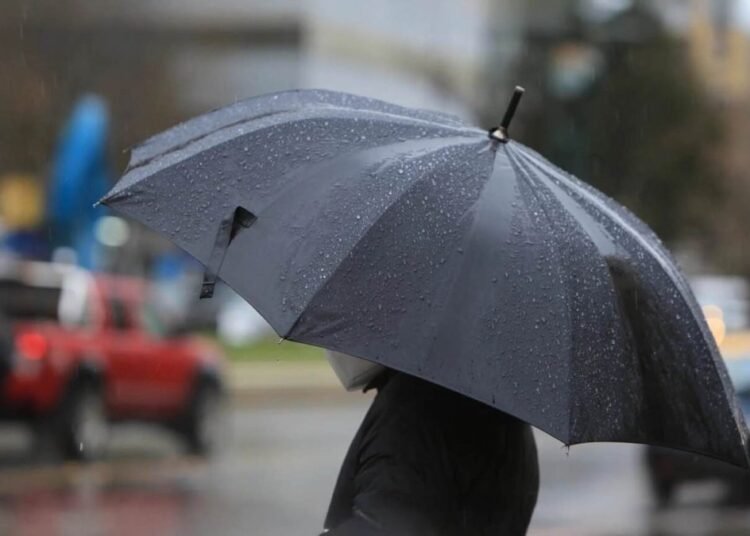 Vaguada provocará aguaceros fuertes y tormentas eléctricas este domingo según el Indomet