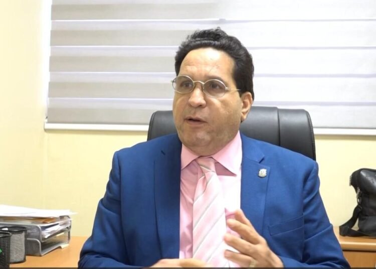 Diputado Elpidio Infante abandona el proyecto presidencial de David Collado en La Vega y causa revuelo en el PRM