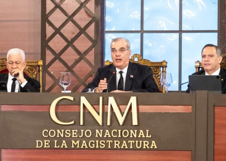 Abinader advierte que personas con múltiples fichas tienen baja probabilidad de reinserción social