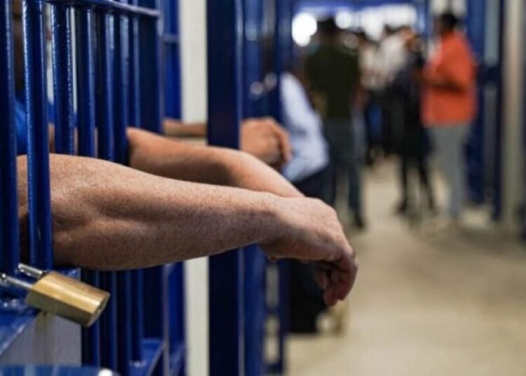 Las 53,877 órdenes de arresto superan por más del doble la capacidad de La Victoria, Najayo y Las Parras