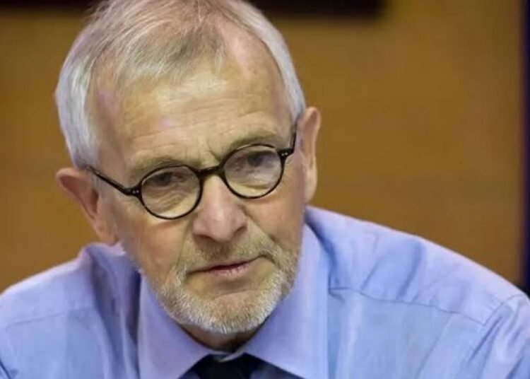 Premio Nobel de Física 2026 para Francis Halzen por sus revolucionarios descubrimientos sobre neutrinos