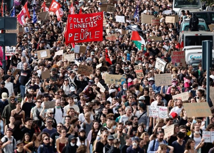 Masivas protestas en Francia sacuden el gobierno de Emmanuel Macron por la educación