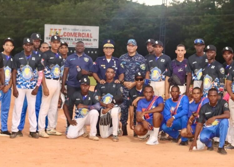 Cadetes de la Policía Nacional arrasan y ganan título de softbol por cuarto año consecutivo