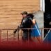 Rescatan a mujer que estaba raptada y encerrada por un hombre en Santiago