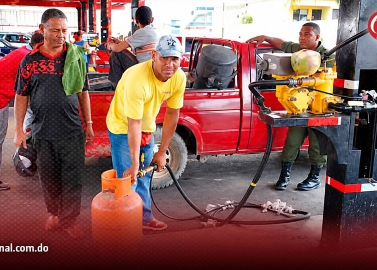 Nuevos precios de los combustibles en Republica Dominicana golpean el bolsillo