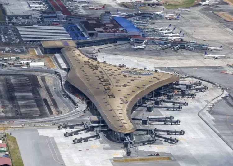 Aeropuerto de Tocumen en Panamá retoma operaciones tras potente sismo de 7,7