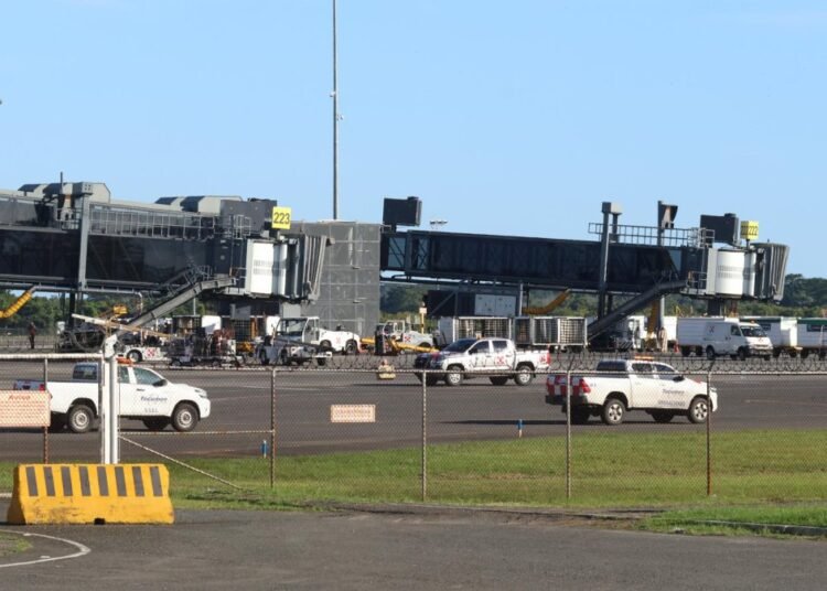 El Aeropuerto Internacional de Panama reanuda operaciones tras potente terremoto de magnitud 7,7