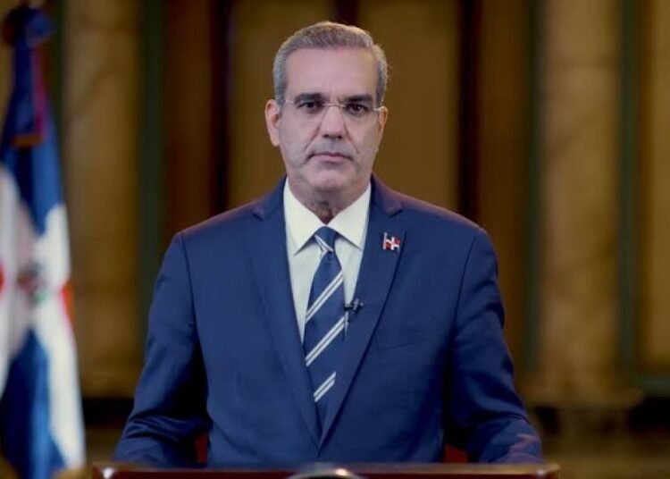 Luis Abinader envía solidaridad a Panamá tras terremoto de magnitud 7,7